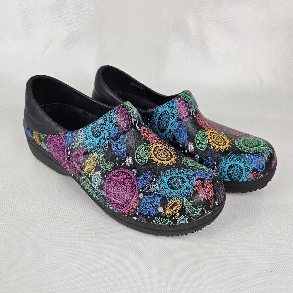Crocs Neria Pro II Women Clog Colorful Paisley Comfort Slip Resistant Work Nurse